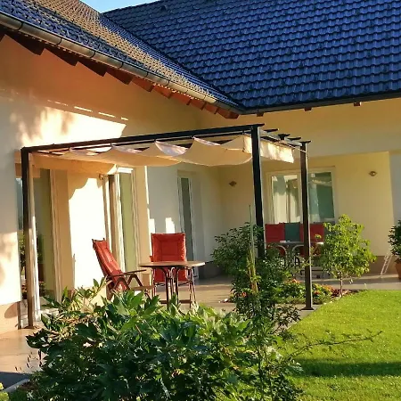 Sobe Meta Bed & Breakfast 3*
