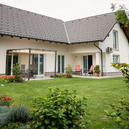 Sobe Meta Bed & Breakfast 3*
