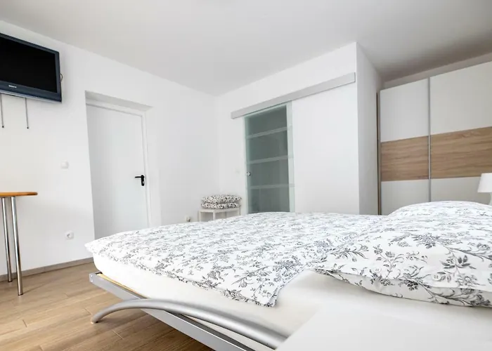 Sobe Meta Bed & Breakfast Brezje