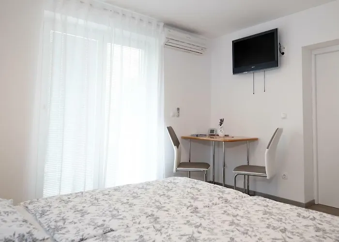 Sobe Meta Bed & Breakfast 3*